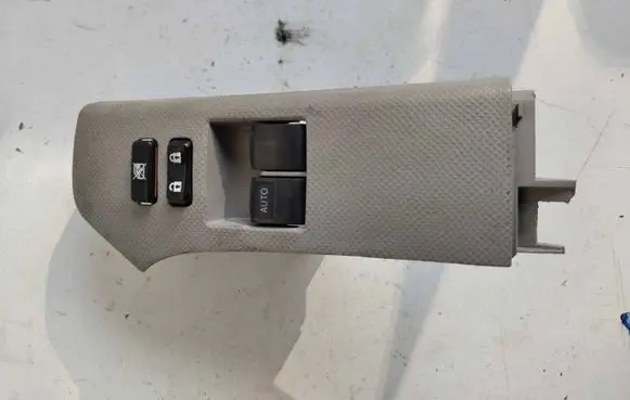 Toyota Yaris Electric window control switch 742320D110