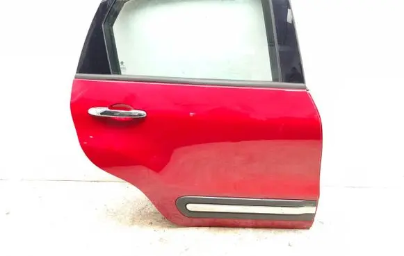 Fiat 500L Rear door