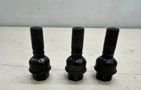 Nuts/bolts