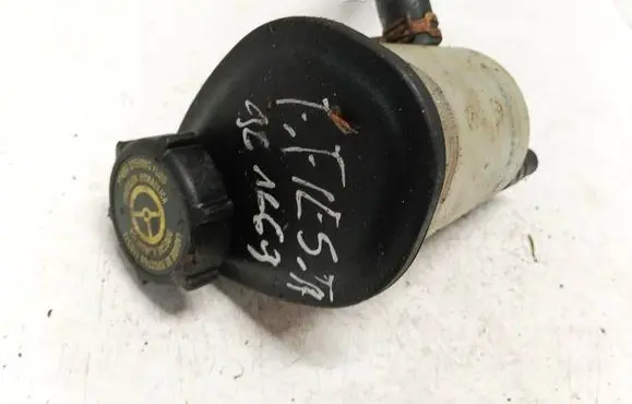Ford Fiesta Power steering fluid tank/reservoir 96fb3r700da