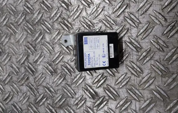 Toyota Corolla Verso E121 Door control unit/module