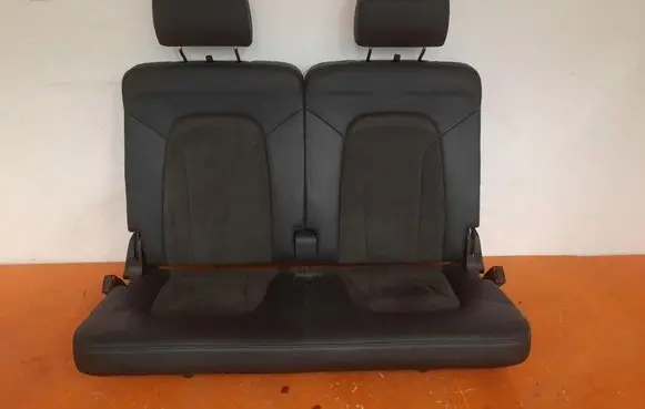 Audi Q7 4L Rear seat 