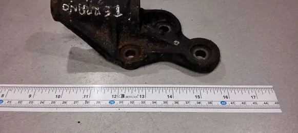 Nissan Terrano Engine mounting bracket