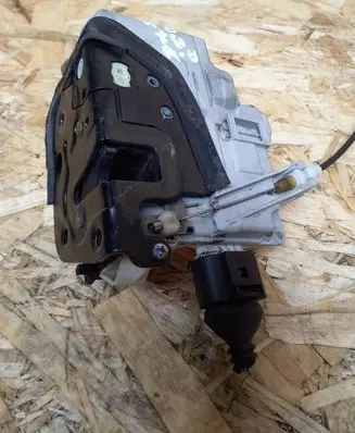 Audi A4 S4 B7 8E 8H Front door lock