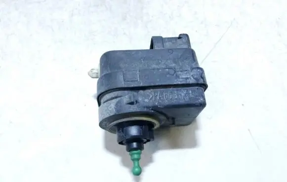 Renault Scenic I Headlight level adjustment motor 7700840141