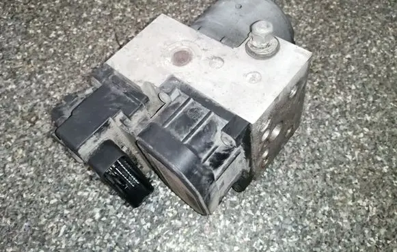 Toyota Avalon XX20 ABS Pump 4451006040