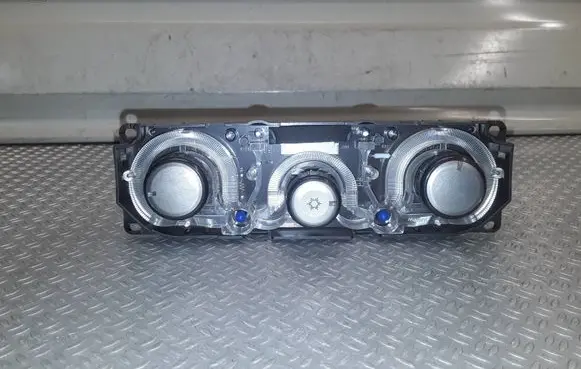 Mitsubishi Grandis Climate control unit 7820A207