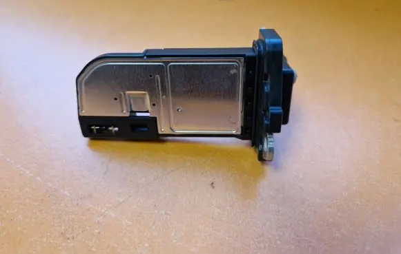 Opel Insignia B Mass air flow meter 22752508 AFH70M101 7202