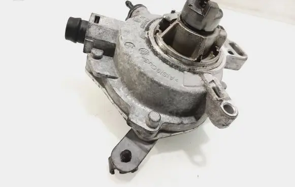 Ford Fiesta Vacuum pump CM5G2A451GA D87TA