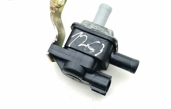 Toyota RAV 4 (XA50) Vacuum valve 9091012279 1362007110 2009238