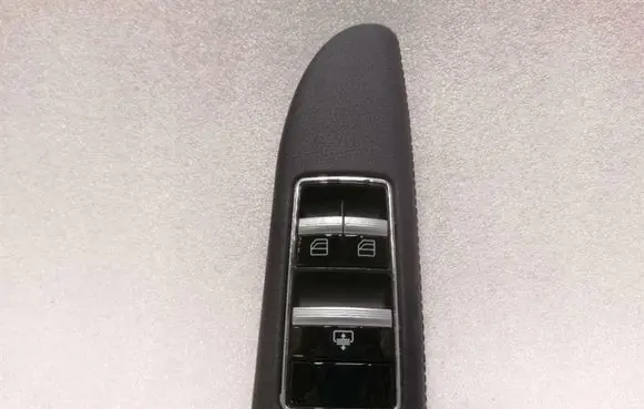 Mercedes-Benz S W221 Electric window control switch A2218709510