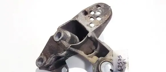 Volkswagen PASSAT B5.5 Engine mounting bracket 8e0199351