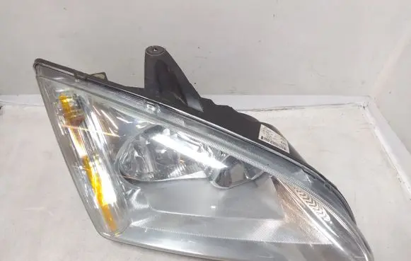 Ford Focus Headlight/headlamp