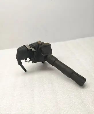 Volkswagen PASSAT B5 High voltage ignition coil 058905105 0040100013