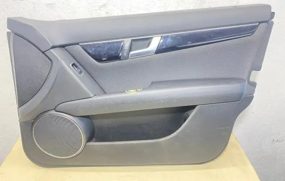 Mercedes-Benz C W204 Front door card panel trim A2045402210 A2047200622