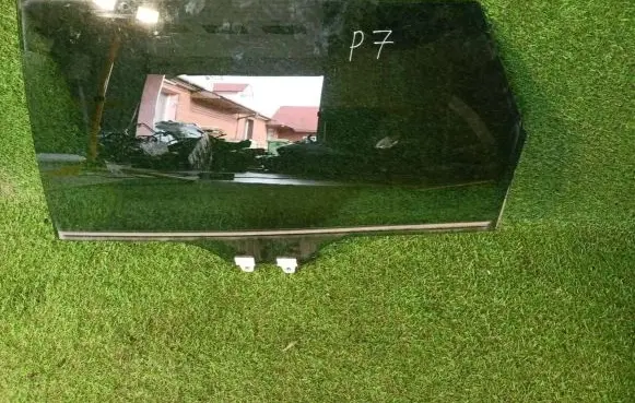 Mazda CX-9 Rear door window glass