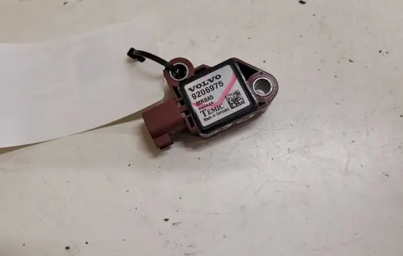 Volvo V50 Airbag deployment crash/impact sensor 9206975