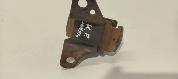 KIA Sorento Engine mount bracket 218123E150