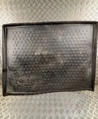 Volkswagen Touareg II Rubber trunk/boot mat liner 7P0061161