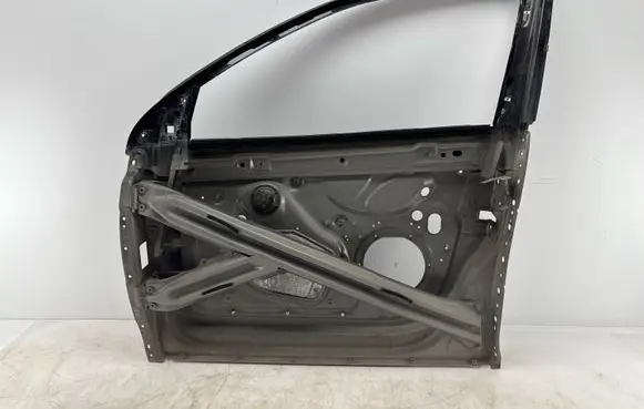 Volkswagen Golf VI Front door 1K5837461B