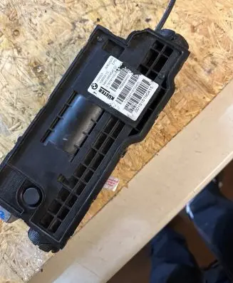 BMW 7 F01 F02 F03 F04 Hand brake control module 13665010