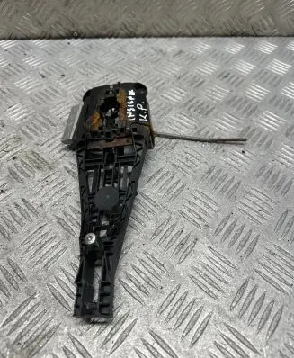 Opel Insignia A Front door exterior handle/bracket 
