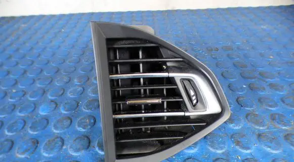 Peugeot 308 Dash center air vent grill CART96782700 96782700 1304148X