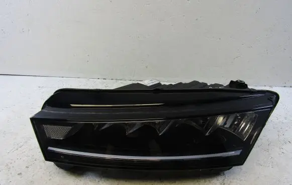 Skoda Octavia Mk4 Headlight/headlamp 5E4941015