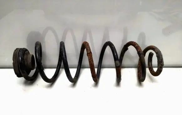 Volkswagen Golf IV Rear coil spring