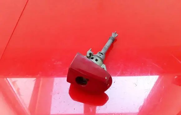Honda Civic IX Front door lock (next to the handle) TV02
