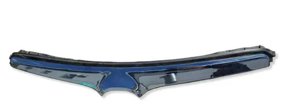 Mazda MPV II LW Front bumper upper radiator grill LE4350711