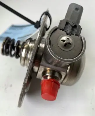 Mini One - Cooper F56 F55 Fuel injection high pressure pump 7636881