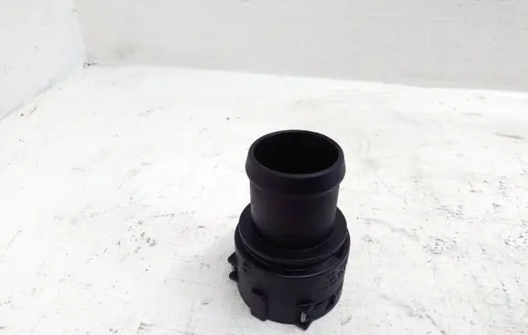 Audi A4 S4 B9 Engine coolant pipe/hose 3B0122291C
