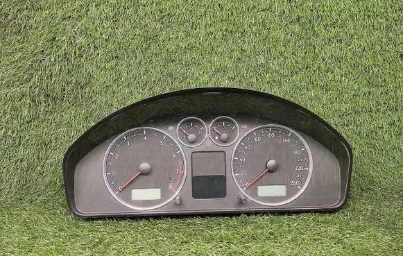 Volkswagen Sharan Speedometer (instrument cluster) 7M3920820G YM2110849CC