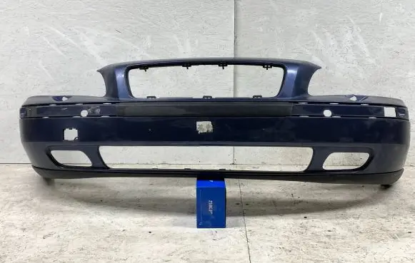 Volvo V70 Front bumper 09484239