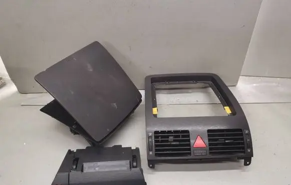 Volkswagen Touran I Dash center air vent grill 1T0919234A 1T1819728B 1T1857921B