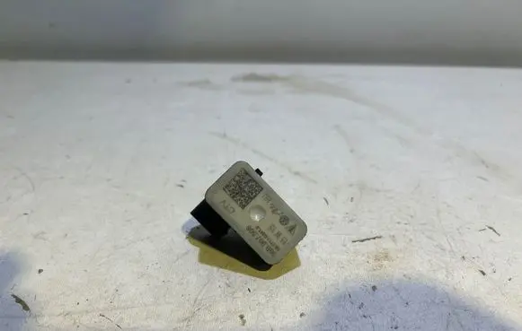 Porsche Macan (95B) Yaw turn rate sensor 95B907508 15W15