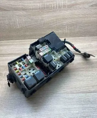 Volvo V50 Fuse module 8688040 518818000