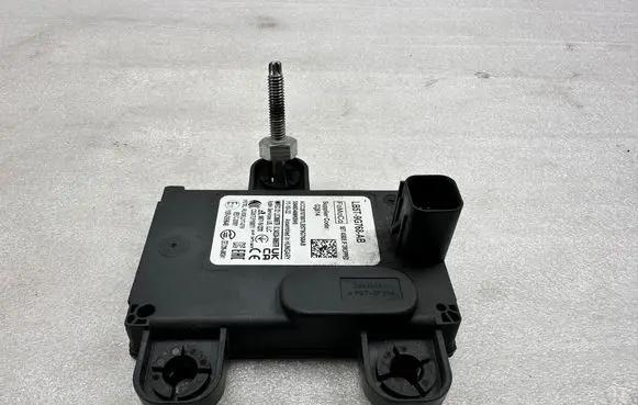 Ford Mustang VI Distronic sensor radar LB5T9G768AB LB5T9G768