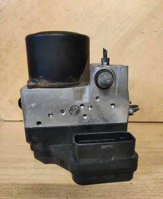 Lexus IS 220D-250-350 ABS Pump