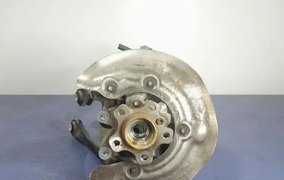 BMW X4 F26 Front wheel hub spindle knuckle 6879751