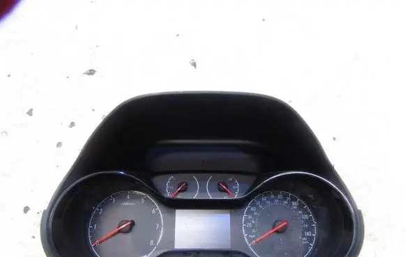 Opel Corsa F Speedometer (instrument cluster) 9841329380