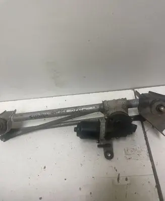 Subaru Outback Front wiper linkage and motor WM02C001