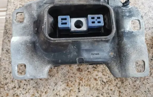 Ford C-MAX II Gearbox mount V617M121FB