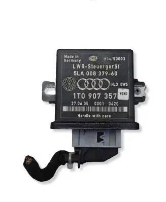 Skoda Octavia Mk2 (1Z) Light module LCM 5LA00837960 00010420 1T0907357