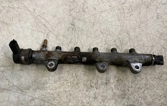 Opel Vivaro Fuel main line pipe 0445214207