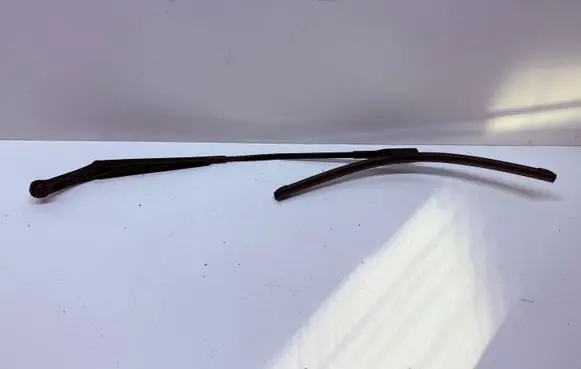 Audi Q3 F3 Front wiper blade arm 83B955408A