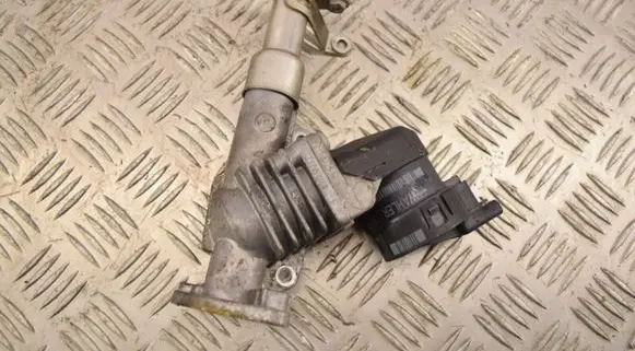 BMW 3 E90 E91 EGR valve 7563241