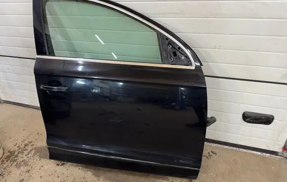 Audi Q7 4L Front door LZ9Y