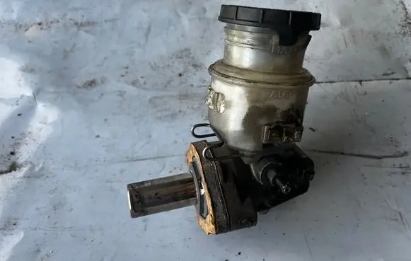 Opel Frontera B Master brake cylinder